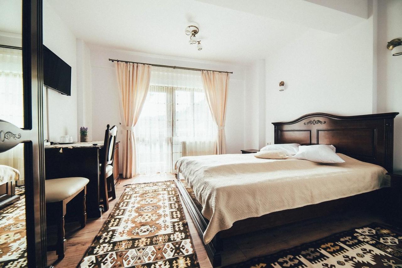 Conacul Domnitei Hotel Voronet Exterior foto