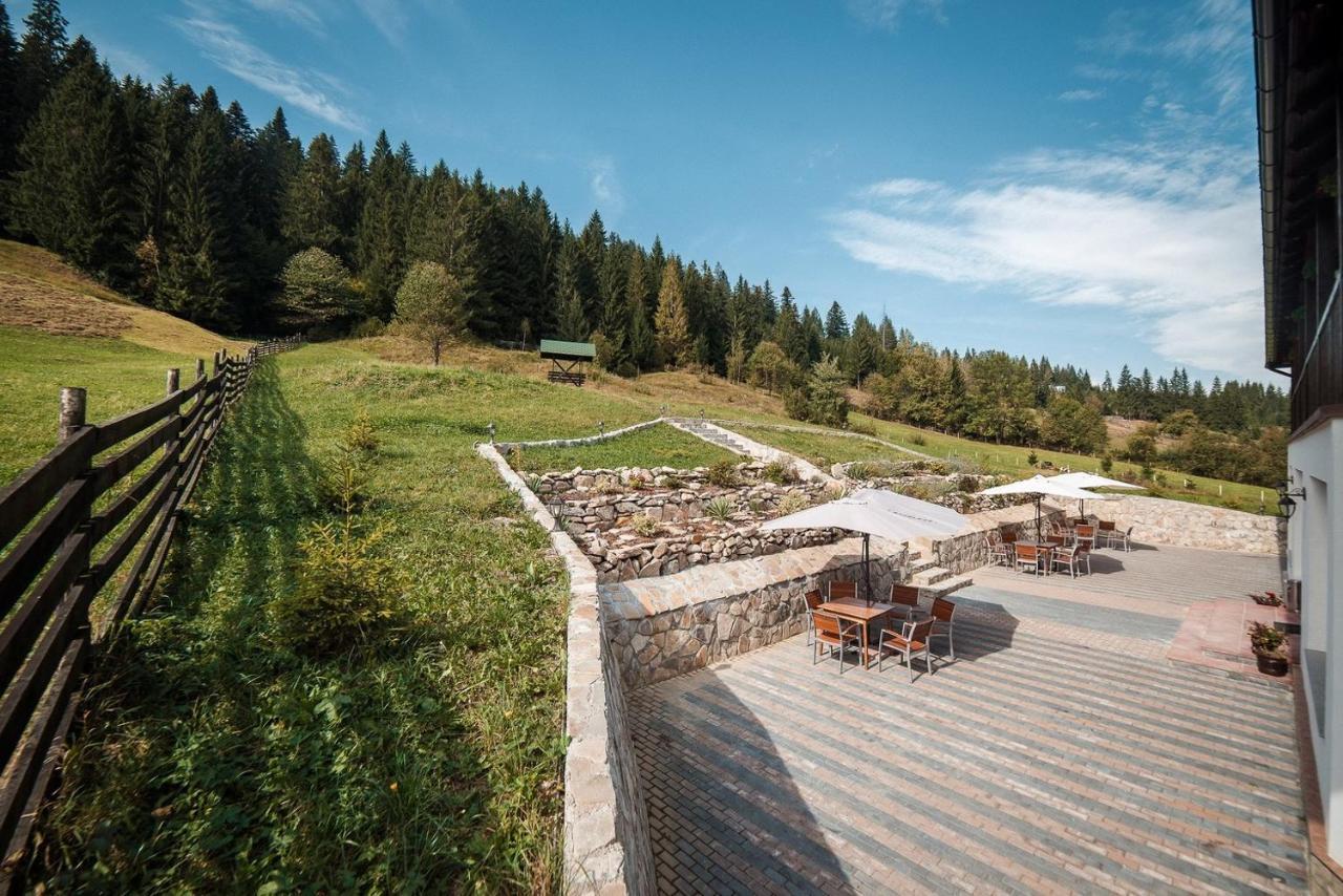Conacul Domnitei Hotel Voronet Exterior foto