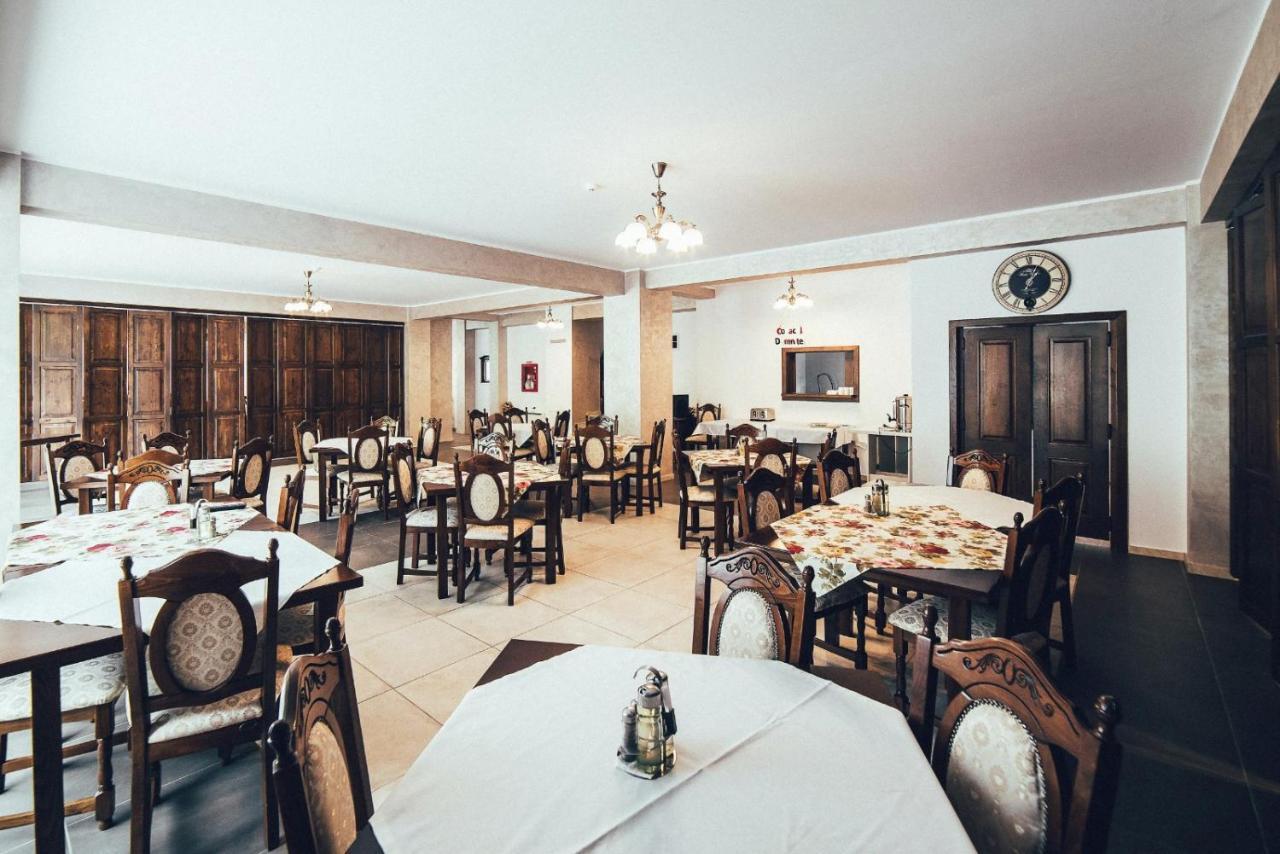 Conacul Domnitei Hotel Voronet Exterior foto