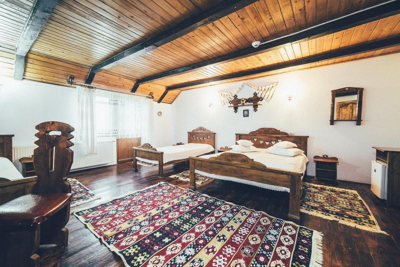 Conacul Domnitei Hotel Voronet Exterior foto